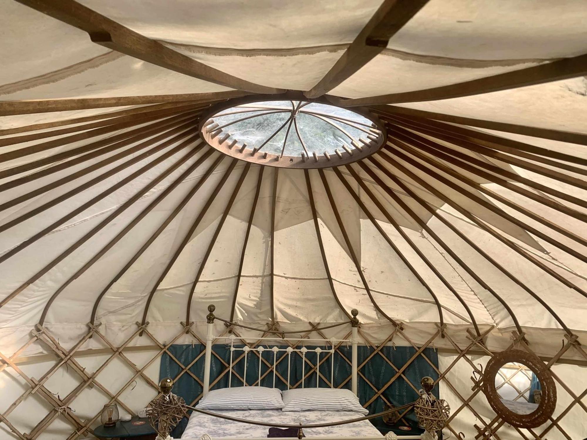 Ceridwen Glamping, Double Decker Bus And Yurts Hotel Llandysul Exterior photo