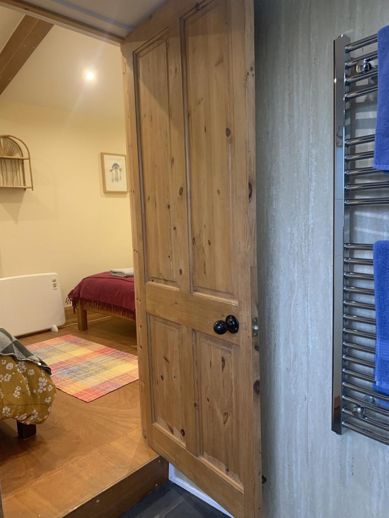 Ceridwen Glamping, Double Decker Bus And Yurts Hotel Llandysul Exterior photo