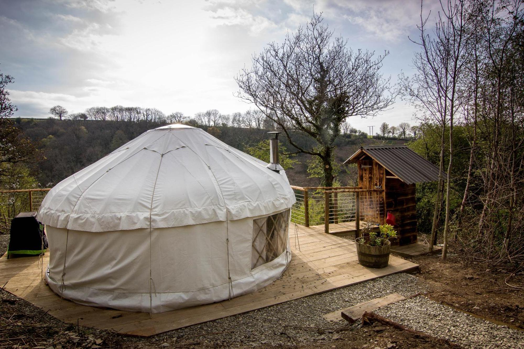 Ceridwen Glamping, Double Decker Bus And Yurts Hotel Llandysul Exterior photo