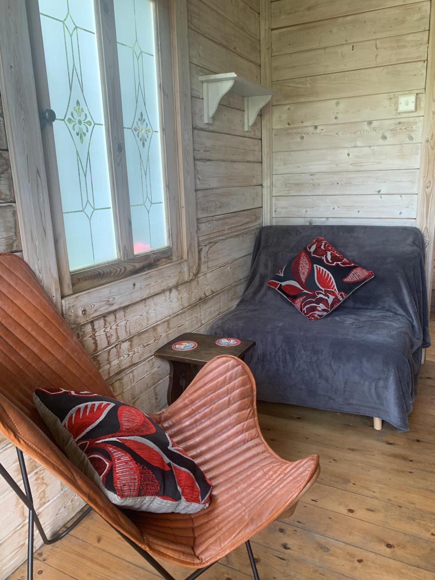 Ceridwen Glamping, Double Decker Bus And Yurts Hotel Llandysul Exterior photo